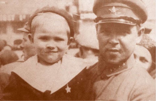 Иллюстрация к книге — Внутренние войска. История в лицах [i_071.jpg]