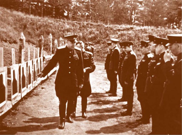 Иллюстрация к книге — Внутренние войска. История в лицах [i_103.jpg]