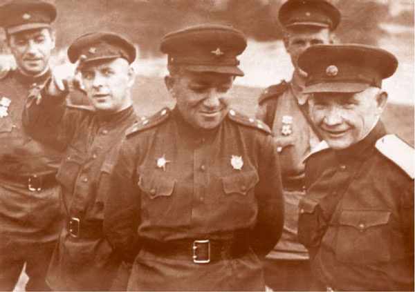 Иллюстрация к книге — Внутренние войска. История в лицах [i_115.jpg]