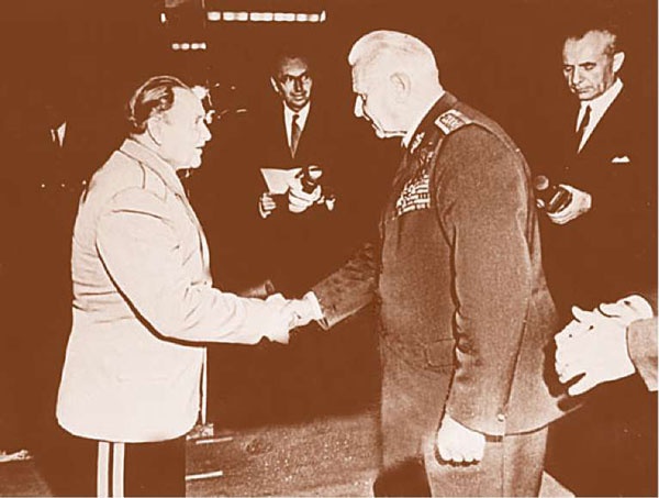 Иллюстрация к книге — Внутренние войска. История в лицах [i_136.jpg]