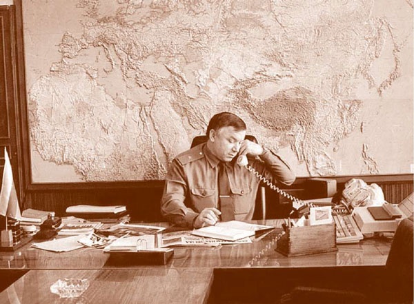 Иллюстрация к книге — Внутренние войска. История в лицах [i_183.jpg]