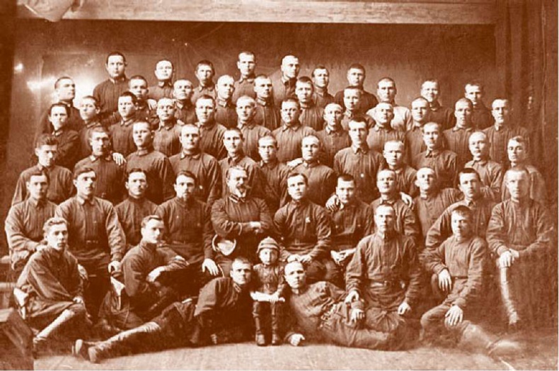 Иллюстрация к книге — Внутренние войска. История в лицах [i_235.jpg]