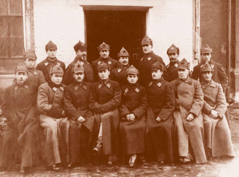 Иллюстрация к книге — Внутренние войска. История в лицах [i_239.jpg]