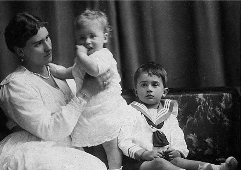 Иллюстрация к книге — Бывшие люди. Последние дни русской аристократии [i_027.jpg]