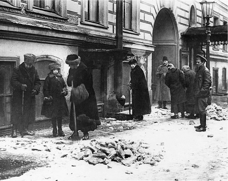 Иллюстрация к книге — Бывшие люди. Последние дни русской аристократии [i_031.jpg]