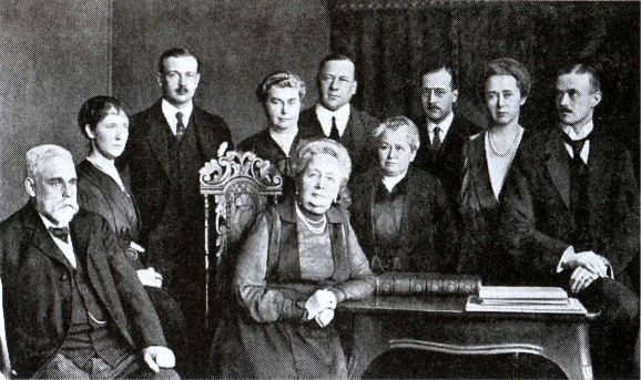 Иллюстрация к книге — От варягов до Нобеля [i_125.jpg]