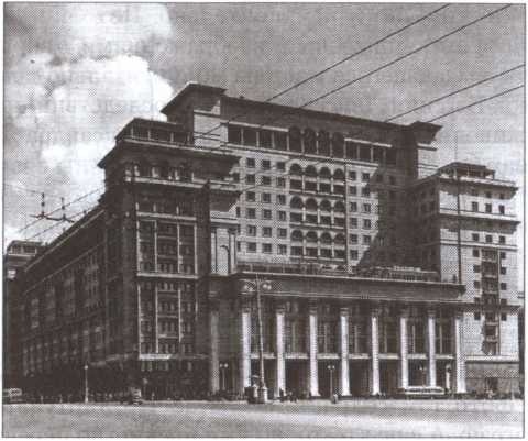 Иллюстрация к книге — Легенды московского застолья. Заметки о вкусной, не очень вкусной, здоровой и не совсем здоровой, но все равно удивительно интересной жизни [i_027.jpg]