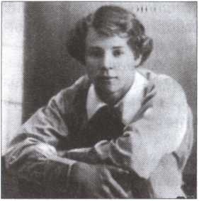 Иллюстрация к книге — Легенды московского застолья. Заметки о вкусной, не очень вкусной, здоровой и не совсем здоровой, но все равно удивительно интересной жизни [i_038.jpg]