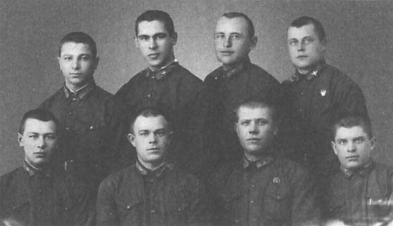 Иллюстрация к книге — Прикрой, атакую! В атаке - "Меч" [_01.jpg]