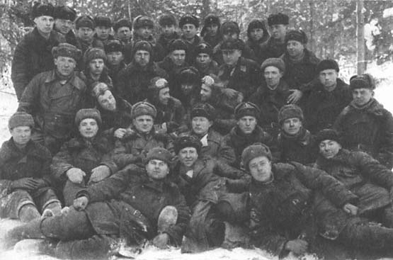 Иллюстрация к книге — Прикрой, атакую! В атаке - "Меч" [_18.jpg]