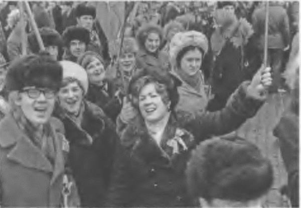 Иллюстрация к книге — Это было навсегда, пока не кончилось. Последнее советское поколение [i_009.jpg]