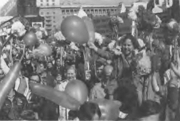 Иллюстрация к книге — Это было навсегда, пока не кончилось. Последнее советское поколение [i_011.jpg]