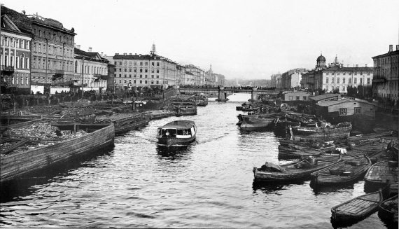 Иллюстрация к книге — Сенная площадь. Вчера, сегодня, завтра [i_057.jpg]