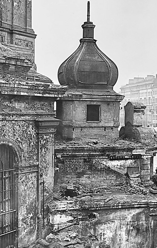 Иллюстрация к книге — Сенная площадь. Вчера, сегодня, завтра [i_058.jpg]