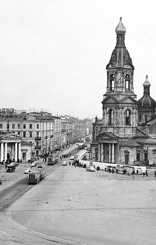 Иллюстрация к книге — Сенная площадь. Вчера, сегодня, завтра [i_084.jpg]