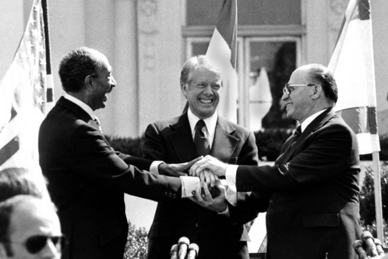 Иллюстрация к книге — Переговоры с монстрами. Как договориться с сильными мира сего [i_079.jpg]