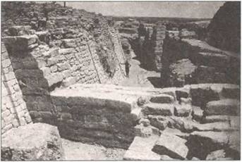 Иллюстрация к книге — По следам древних кладов. Мистика и реальность [i_058.jpg]