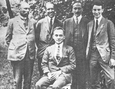 Иллюстрация к книге — Гейзенберг. Принцип неопределенности [pic_20.jpg]