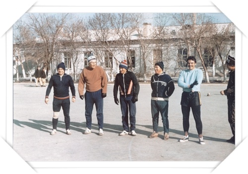 Иллюстрация к книге — Бортжурнал 57-22-10. Хроники вертолетной эскадрильи [i_003.jpg]