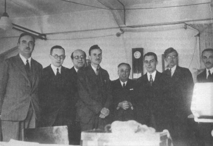 Иллюстрация к книге — Темная сторона материи. Дирак. Антивещество [img_4.jpg]