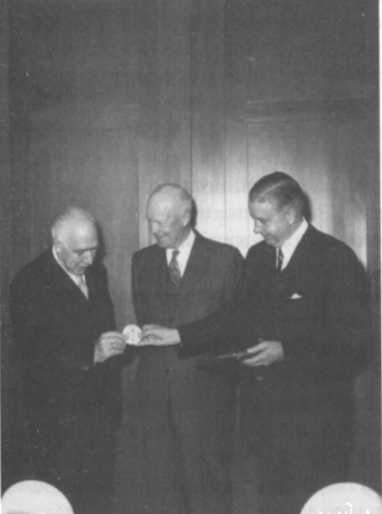 Иллюстрация к книге — Нильс Бор. Квантовая модель атома [img_45.jpg]