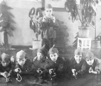 Иллюстрация к книге — Повседневная жизнь Москвы в Сталинскую эпоху. 1930-1940 года [i_030.jpg]