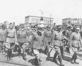 Иллюстрация к книге — Повседневная жизнь Москвы в Сталинскую эпоху. 1930-1940 года [i_041.jpg]