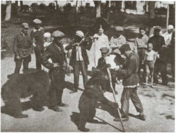 Иллюстрация к книге — Повседневная жизнь Москвы в Сталинскую эпоху 1920-1930-е годы [i_008.jpg]