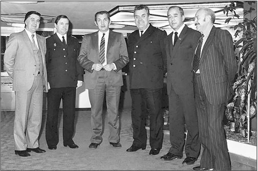 Иллюстрация к книге — Застолье в застой [i_002.jpg]