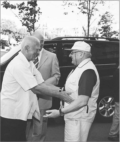 Иллюстрация к книге — Застолье в застой [i_032.jpg]