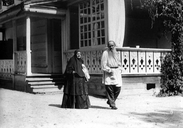 Иллюстрация к книге — Лев Толстой [i_018.jpg]