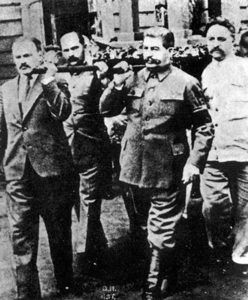 Иллюстрация к книге — Максим Горький [i_035.jpg]