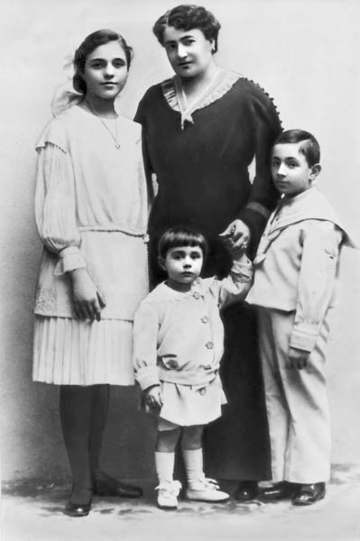 Иллюстрация к книге — Моя столь длинная дорога [_03.jpg]