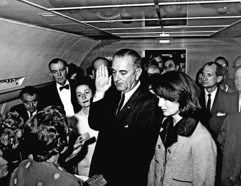 Иллюстрация к книге — Первая леди. Тайная жизнь жен президентов [i_008.jpg]