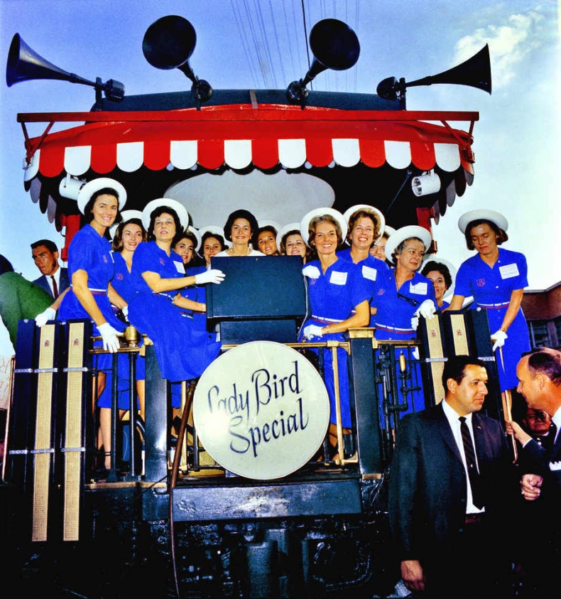 Иллюстрация к книге — Первая леди. Тайная жизнь жен президентов [i_010.jpg]