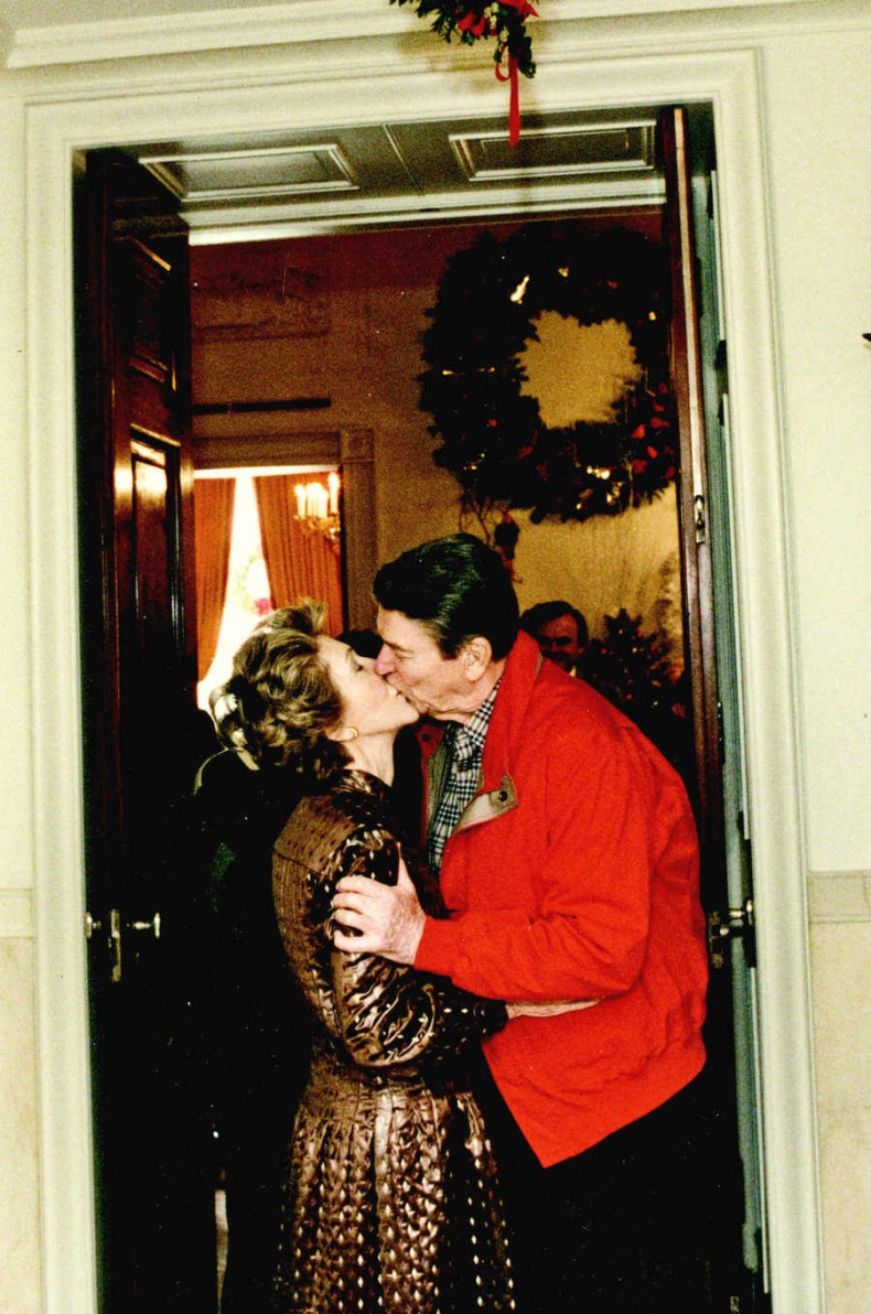 Иллюстрация к книге — Первая леди. Тайная жизнь жен президентов [i_025.jpg]