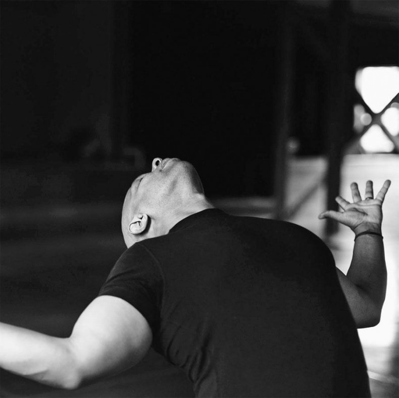 Иллюстрация к книге — Путь йога. 365 советов по развитию осознанности и сострадания в повседневной жизни [i_009.jpg]