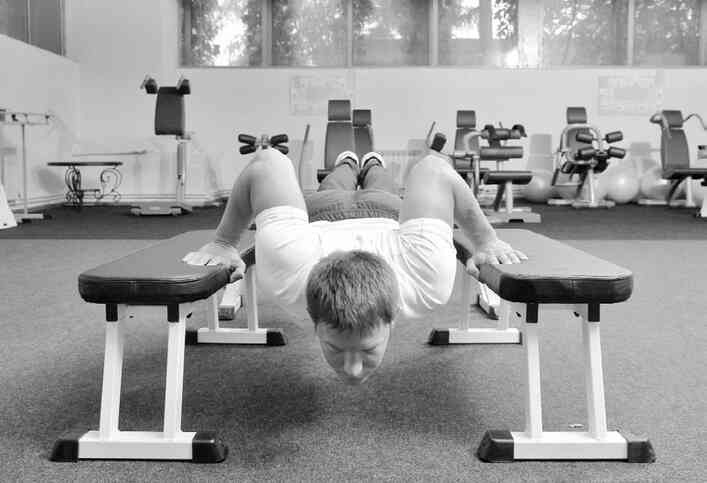 Иллюстрация к книге — Скорая помощь при острых болях. На все случаи жизни [i_033.jpg]