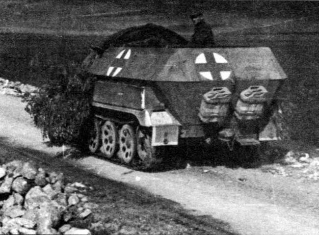 Иллюстрация к книге — Бронетранспортеры Вермахта [img_66.jpg]