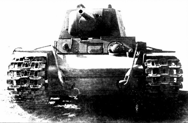 Иллюстрация к книге — Тяжёлый танк КВ. Часть 1 [i_023.jpg]