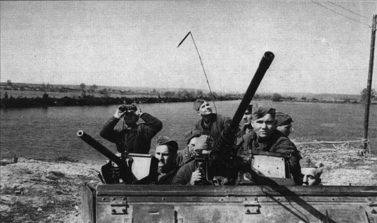 Иллюстрация к книге — Американские бронетранспортеры Второй мировой войны [img_7.jpg]