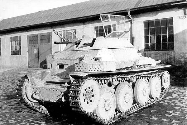 Иллюстрация к книге — Лёгкий танк Pz.38(t) [i_035.jpg]