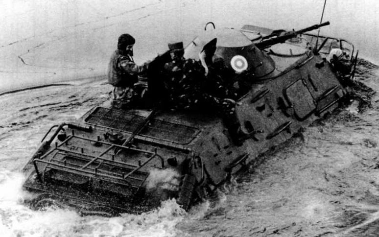 Иллюстрация к книге — Отечественные колесные бронетранспортеры БТР-60, БТР-70, БТР-80 [img_57.jpg]