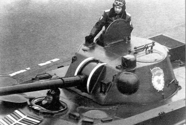 Иллюстрация к книге — Боевые машины десанта [i_090.jpg]