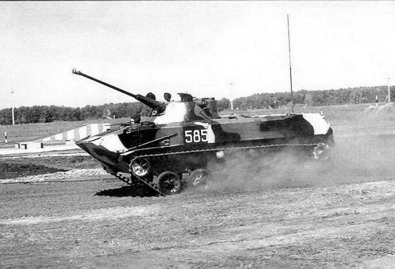 Иллюстрация к книге — Боевые машины десанта [i_108.jpg]