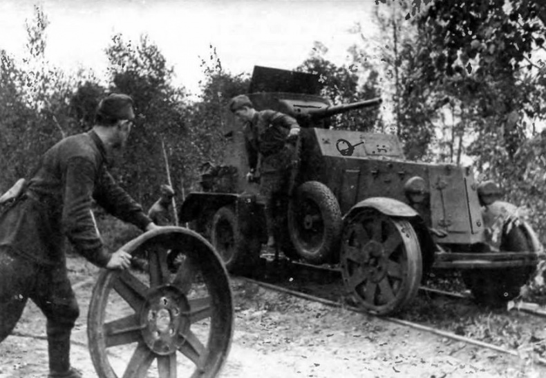 Иллюстрация к книге — Бронетанковая техника Красной Армии, 1939–1945 [img_180.jpg]