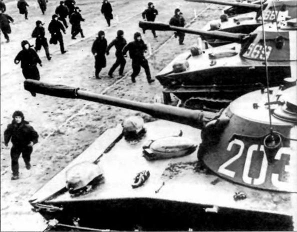 Иллюстрация к книге — Плавающий танк ПТ-76 [img_108.jpg]