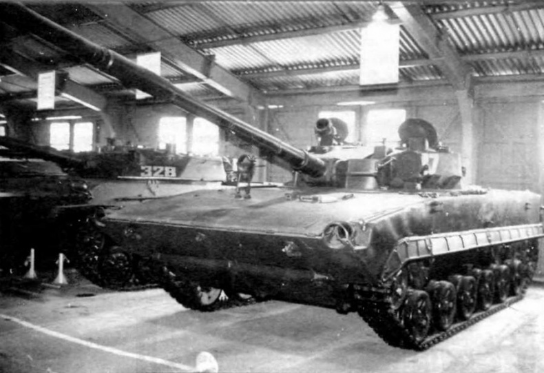 Иллюстрация к книге — Плавающий танк ПТ-76 [img_150.jpg]