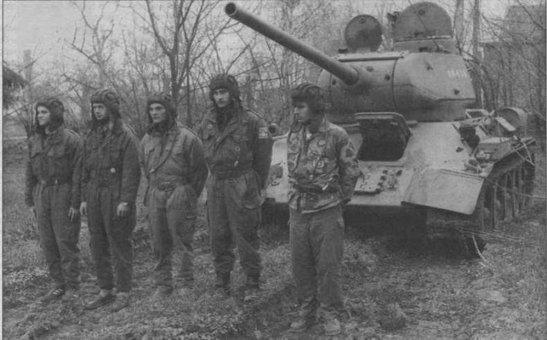 Иллюстрация к книге — Т-34 История танка [img_191.jpg]