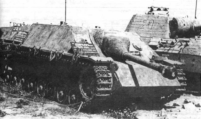 Иллюстрация к книге — Бронетанковая техника третьего рейха [img_102.jpg]